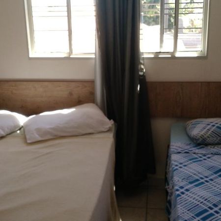 Dormitorio Canarinho Goiânia Kültér fotó